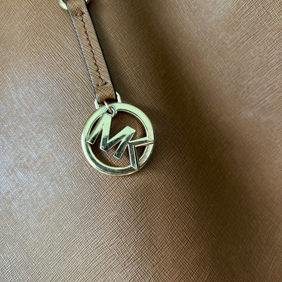 Michael Kors | Quinn Large East-West Tote Bag - Picture 5 of 15